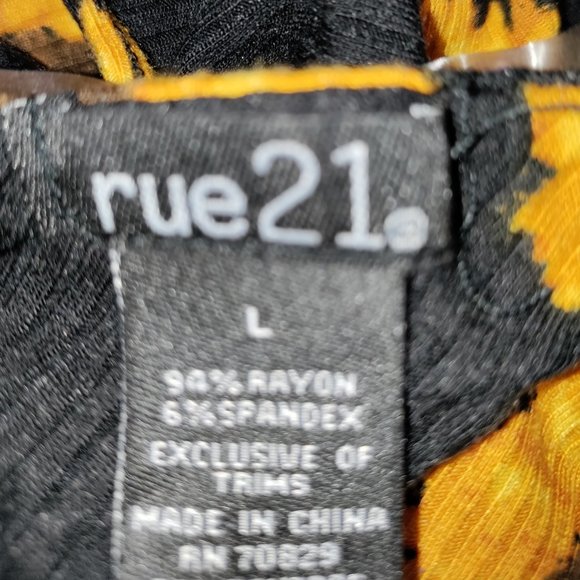 Rue21 - Haltered Backless Crop Top - Picture 7 of 7